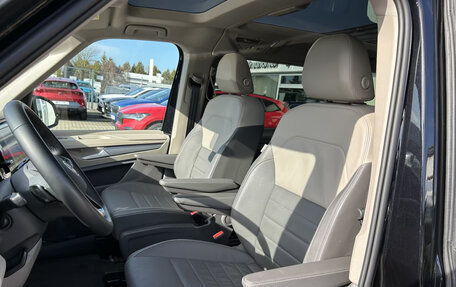 Volkswagen Multivan, 2023 год, 5 500 000 рублей, 10 фотография