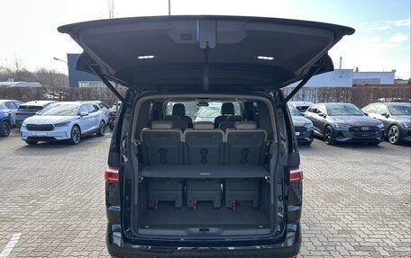 Volkswagen Multivan, 2023 год, 5 500 000 рублей, 7 фотография