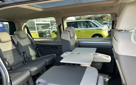 Volkswagen Multivan, 2023 год, 5 500 000 рублей, 14 фотография