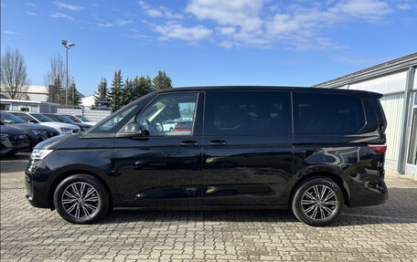 Volkswagen Multivan, 2023 год, 5 500 000 рублей, 2 фотография