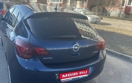 Opel Astra J, 2011 год, 750 000 рублей, 3 фотография