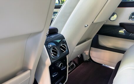 Rolls-Royce Cullinan, 2018 год, 30 900 000 рублей, 19 фотография