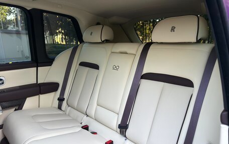 Rolls-Royce Cullinan, 2018 год, 30 900 000 рублей, 18 фотография