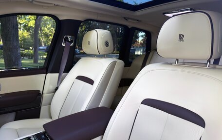 Rolls-Royce Cullinan, 2018 год, 30 900 000 рублей, 14 фотография