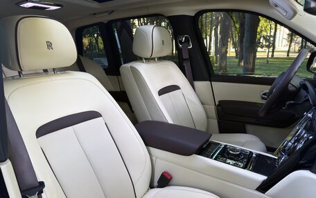 Rolls-Royce Cullinan, 2018 год, 30 900 000 рублей, 31 фотография