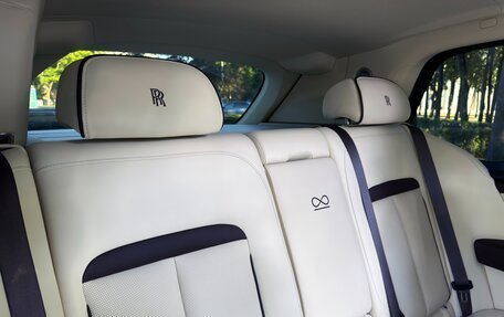 Rolls-Royce Cullinan, 2018 год, 30 900 000 рублей, 26 фотография