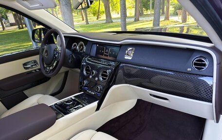 Rolls-Royce Cullinan, 2018 год, 30 900 000 рублей, 30 фотография