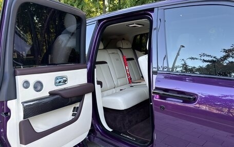 Rolls-Royce Cullinan, 2018 год, 30 900 000 рублей, 22 фотография