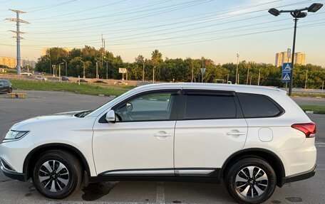 Mitsubishi Outlander III рестайлинг 3, 2015 год, 1 750 000 рублей, 8 фотография