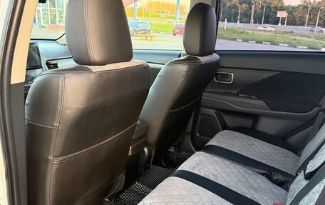 Mitsubishi Outlander III рестайлинг 3, 2015 год, 1 750 000 рублей, 11 фотография
