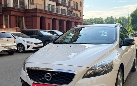 Volvo V40 II рестайлинг, 2014 год, 1 200 000 рублей, 2 фотография