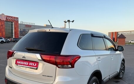 Mitsubishi Outlander III рестайлинг 3, 2015 год, 1 750 000 рублей, 5 фотография