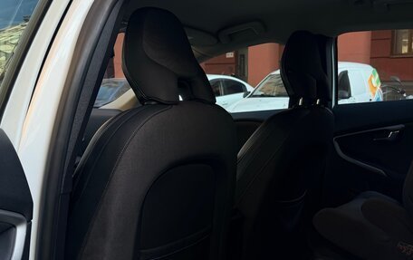 Volvo V40 II рестайлинг, 2014 год, 1 200 000 рублей, 14 фотография