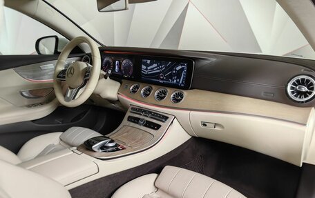 Mercedes-Benz E-Класс, 2019 год, 4 950 000 рублей, 13 фотография