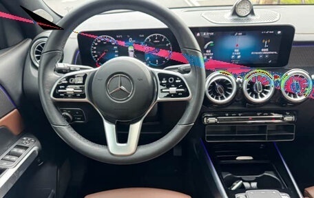 Mercedes-Benz GLB, 2022 год, 1 850 000 рублей, 14 фотография