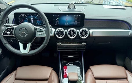 Mercedes-Benz GLB, 2022 год, 1 850 000 рублей, 13 фотография