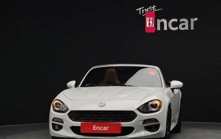 Fiat 124 Spider I, 2017 год, 2 111 000 рублей, 2 фотография