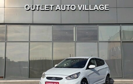 Hyundai Solaris II рестайлинг, 2011 год, 599 000 рублей, 1 фотография
