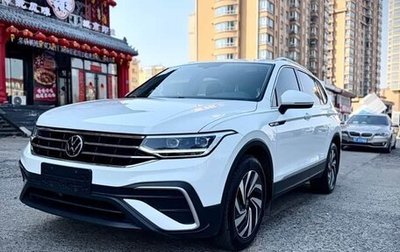 Volkswagen Tiguan II, 2022 год, 2 419 000 рублей, 1 фотография