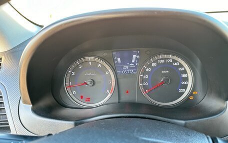 Hyundai Solaris II рестайлинг, 2011 год, 750 000 рублей, 2 фотография