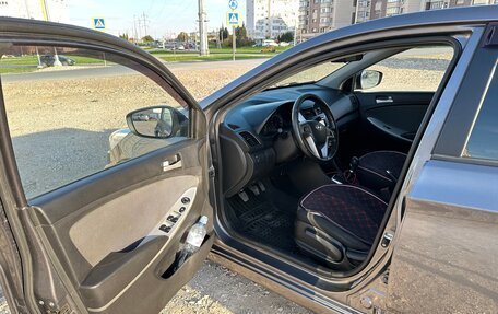 Hyundai Solaris II рестайлинг, 2011 год, 750 000 рублей, 19 фотография