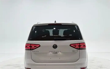 Volkswagen Touran III, 2022 год, 1 320 000 рублей, 5 фотография