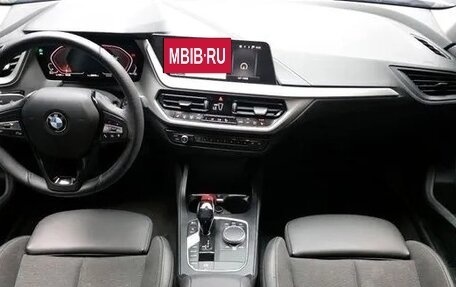 BMW 1 серия, 2020 год, 2 314 000 рублей, 9 фотография