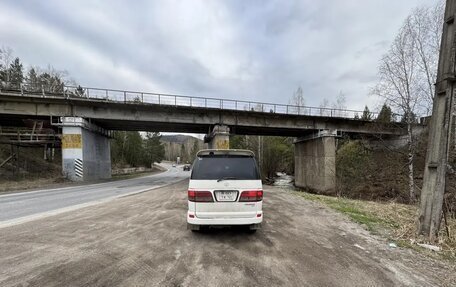 Toyota Regius, 2001 год, 390 000 рублей, 3 фотография