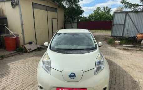 Nissan Leaf I, 2011 год, 420 000 рублей, 2 фотография