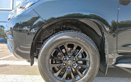 Toyota Land Cruiser Prado 150 рестайлинг 2, 2021 год, 5 850 000 рублей, 6 фотография