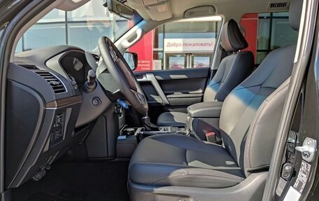 Toyota Land Cruiser Prado 150 рестайлинг 2, 2021 год, 5 850 000 рублей, 12 фотография