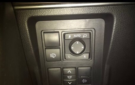 Toyota Land Cruiser Prado 150 рестайлинг 2, 2021 год, 5 850 000 рублей, 14 фотография