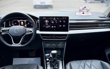 Volkswagen Tiguan II, 2022 год, 2 419 000 рублей, 8 фотография