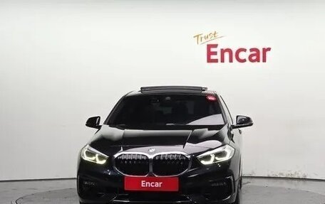 BMW 1 серия, 2021 год, 2 433 000 рублей, 2 фотография