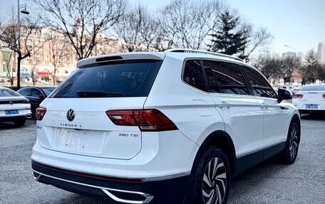 Volkswagen Tiguan II, 2022 год, 2 419 000 рублей, 4 фотография