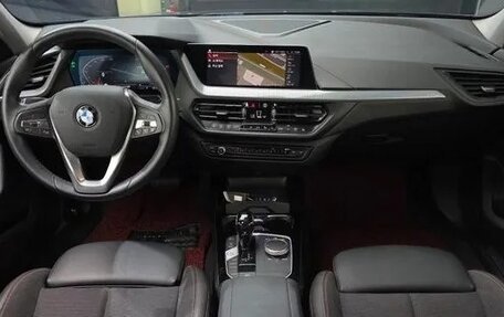 BMW 1 серия, 2021 год, 2 433 000 рублей, 9 фотография