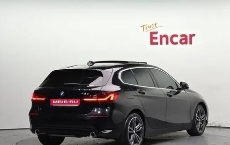 BMW 1 серия, 2021 год, 2 433 000 рублей, 4 фотография