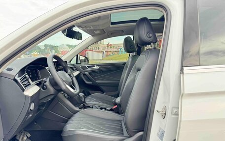 Volkswagen Tiguan II, 2022 год, 2 405 000 рублей, 7 фотография