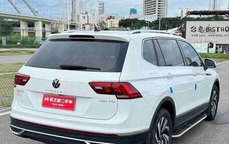 Volkswagen Tiguan II, 2022 год, 2 405 000 рублей, 4 фотография