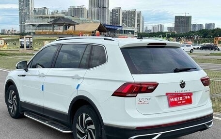 Volkswagen Tiguan II, 2022 год, 2 405 000 рублей, 6 фотография