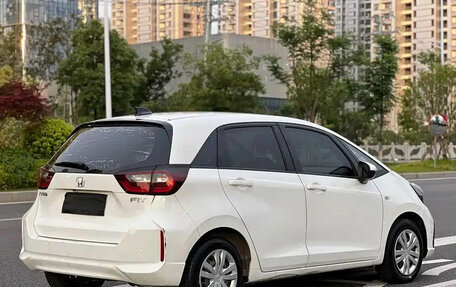 Honda Fit, 2021 год, 1 010 000 рублей, 5 фотография
