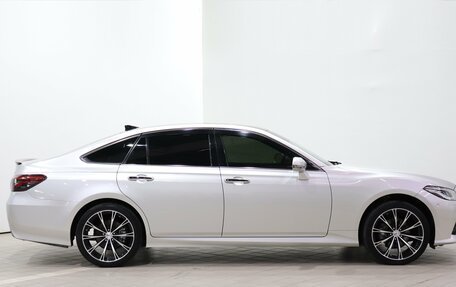 Toyota Crown, 2019 год, 2 910 000 рублей, 4 фотография