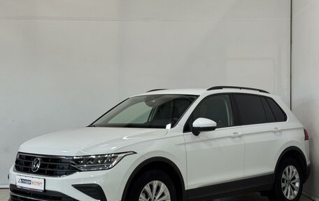 Volkswagen Tiguan II, 2021 год, 3 399 000 рублей, 2 фотография