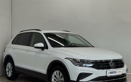 Volkswagen Tiguan II, 2021 год, 3 399 000 рублей, 10 фотография