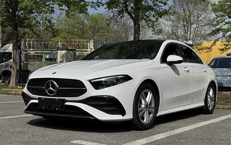 Mercedes-Benz A-Класс, 2023 год, 1 679 009 рублей, 3 фотография