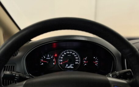 Hyundai H-1 II рестайлинг, 2016 год, 2 099 000 рублей, 24 фотография