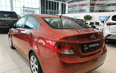 Hyundai Solaris II рестайлинг, 2011 год, 870 000 рублей, 7 фотография