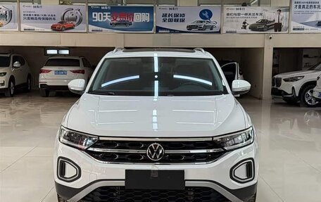 Volkswagen T-Roc I, 2022 год, 1 420 000 рублей, 2 фотография