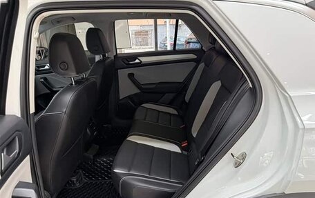 Volkswagen T-Roc I, 2022 год, 1 420 000 рублей, 19 фотография