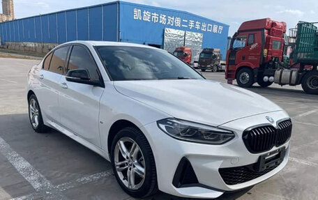 BMW 1 серия, 2022 год, 1 700 000 рублей, 3 фотография